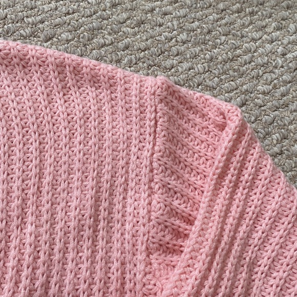 Cute strawberry cropped cardigan - Picture 2 of 6